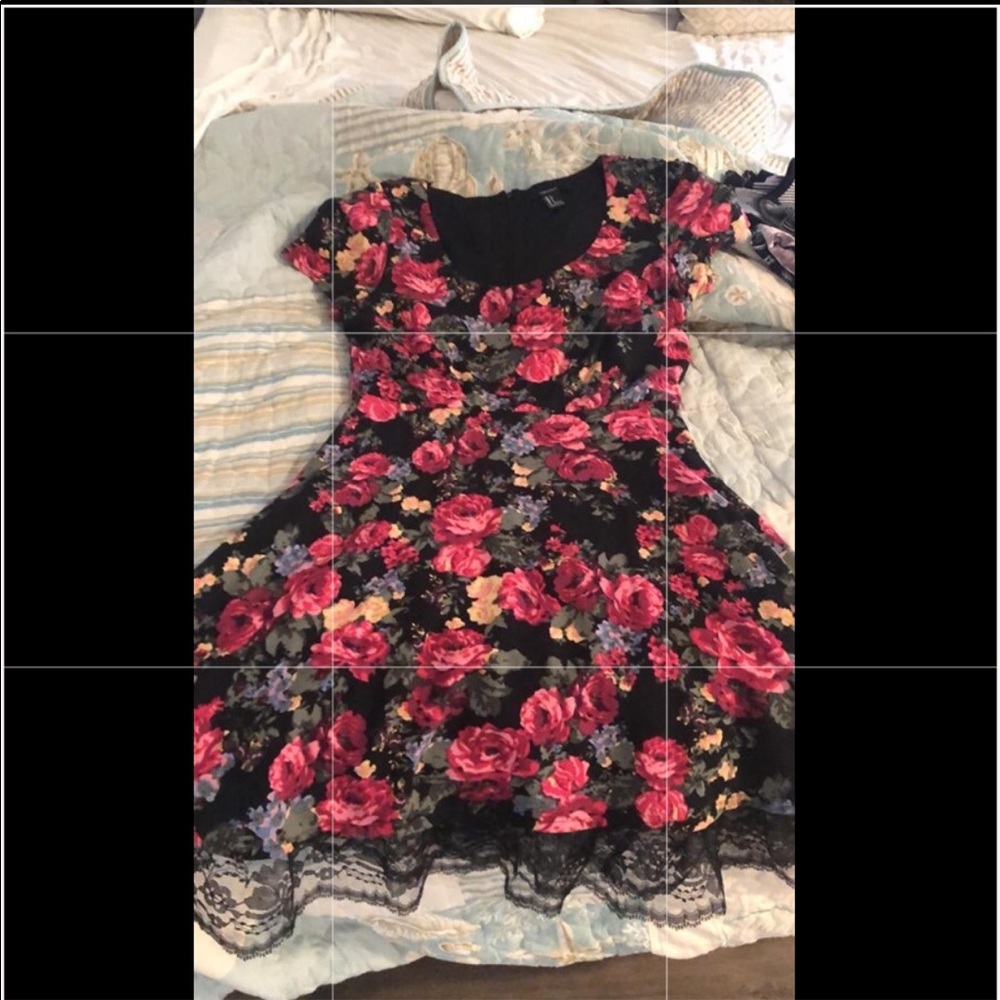 Floral dress (NWOT)